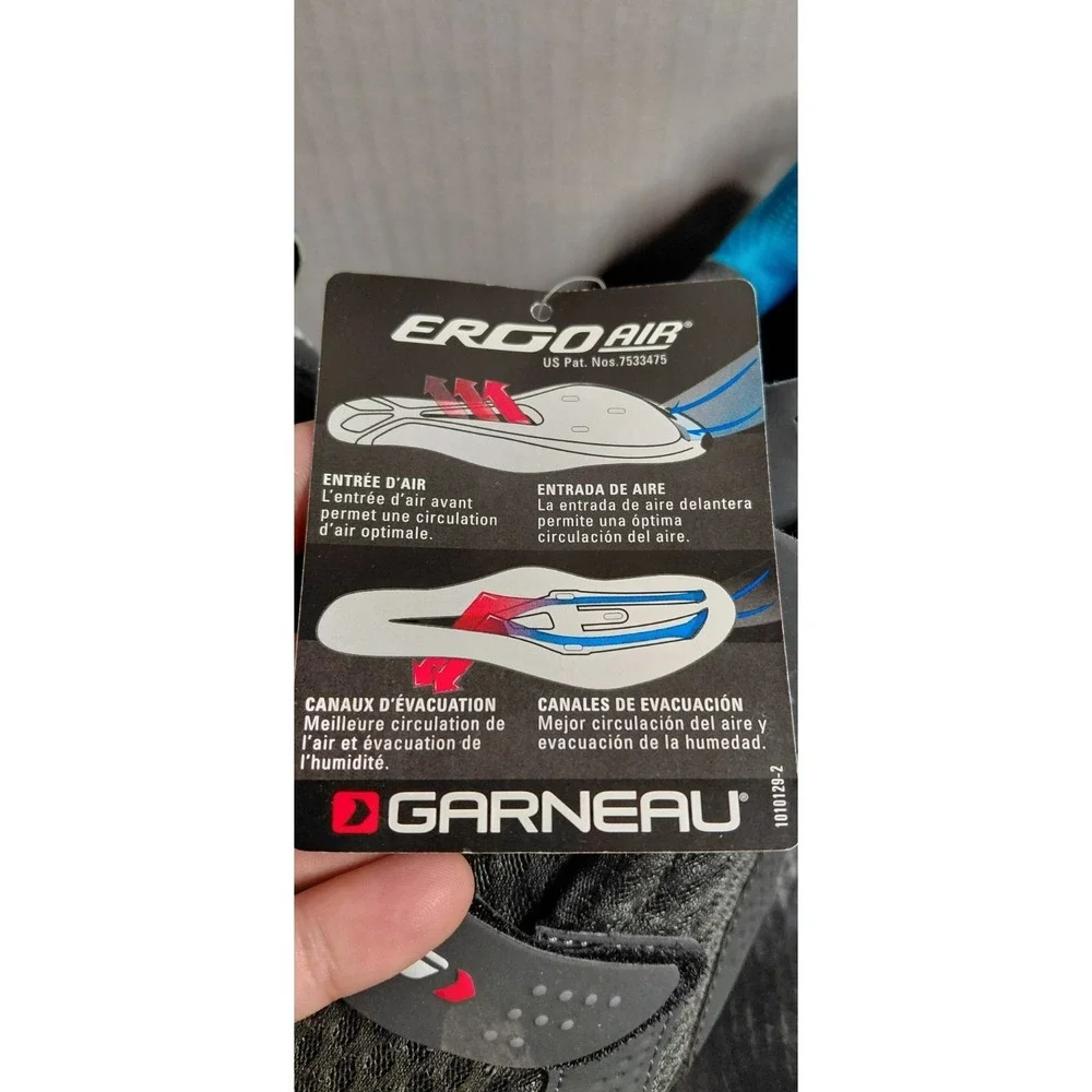 NWOT - Garneau Women’s Gray Athletic Cycling Shoes with Blue Accents Size 9